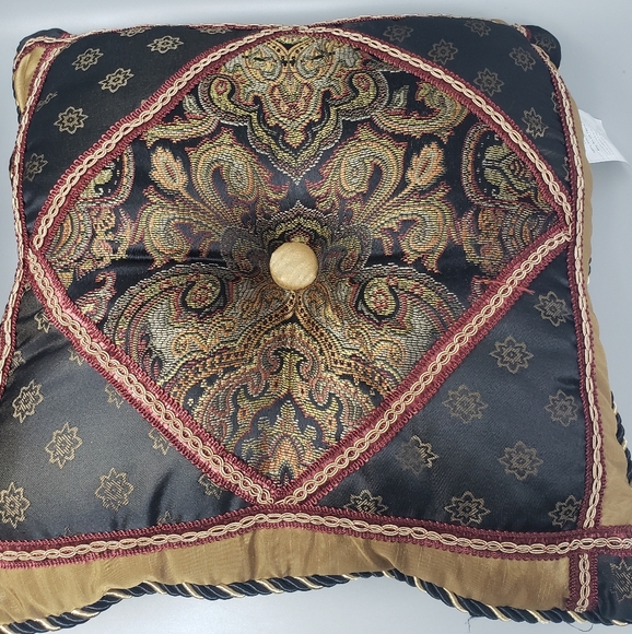 Chris Madden 2-Piece Decorative Pillow Set - Picture 7 of 9